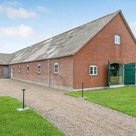 7 Bedroom Stunning In Daire