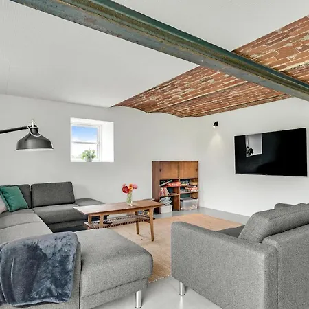 7 Bedroom Stunning In Daire