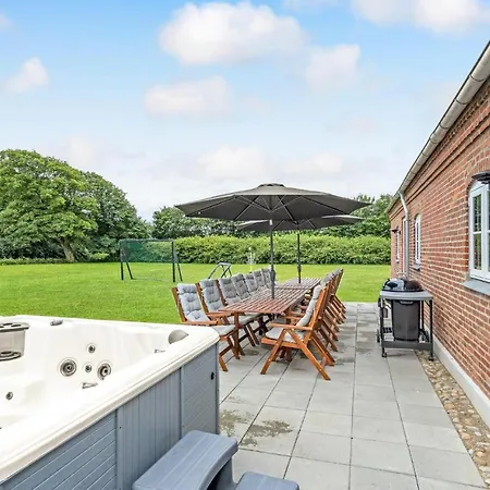 Daire 7 Bedroom Stunning In *