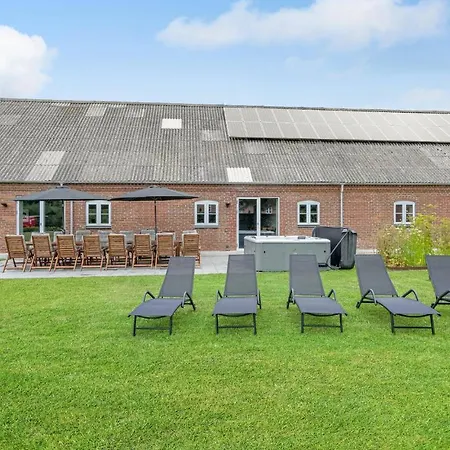 7 Bedroom Stunning In * فاردي