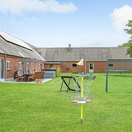 7 Bedroom Stunning In * Varde