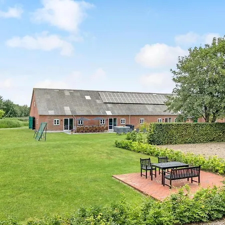 7 Bedroom Stunning In * Varde